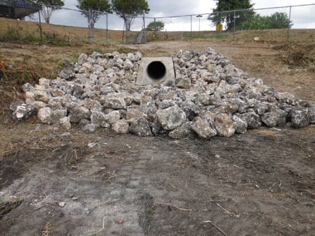 Drainage pipe with rocks